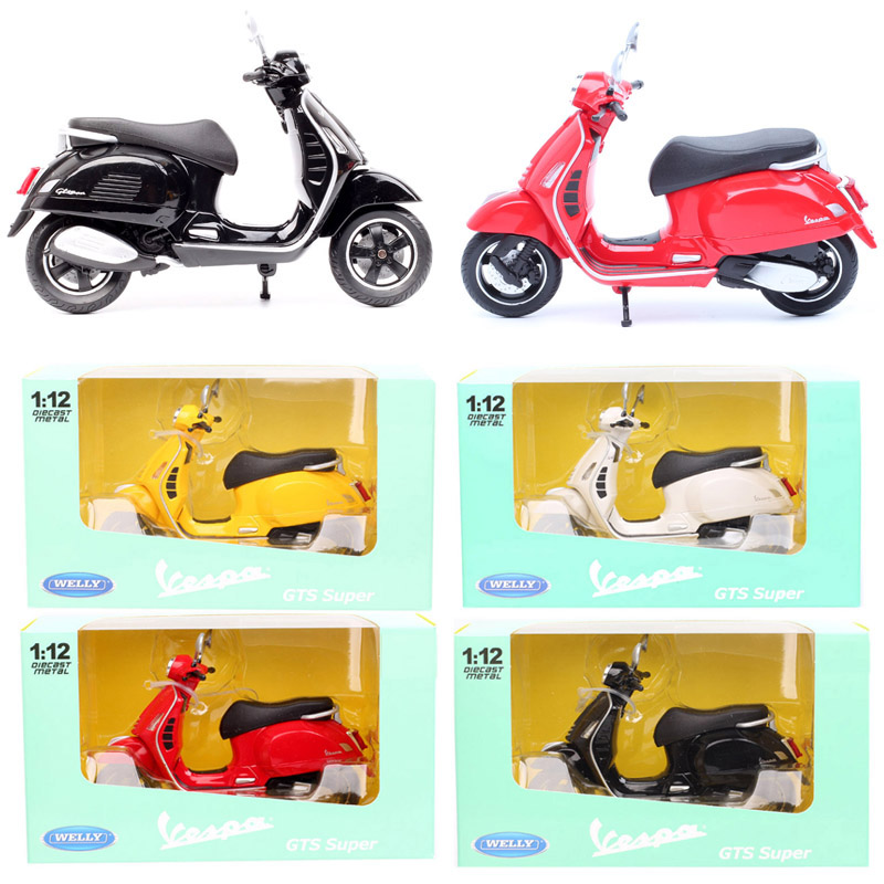 Model Kit Vespa - ウェリー 1/12スケール 2020年式 ベスパ GTS スーパースポーツ