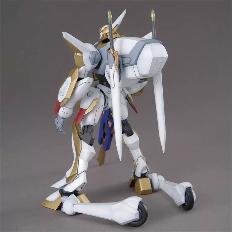 在庫ありバンダイ Hg 1/35 コードギアス反逆のルルーシ - Model Kit Lancelot のレビューと価格