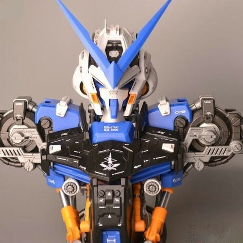 バンダイ新2026アストレイブルー1/35大型ブルーヘレティ - Model Kit Lancelot のレビューと価格